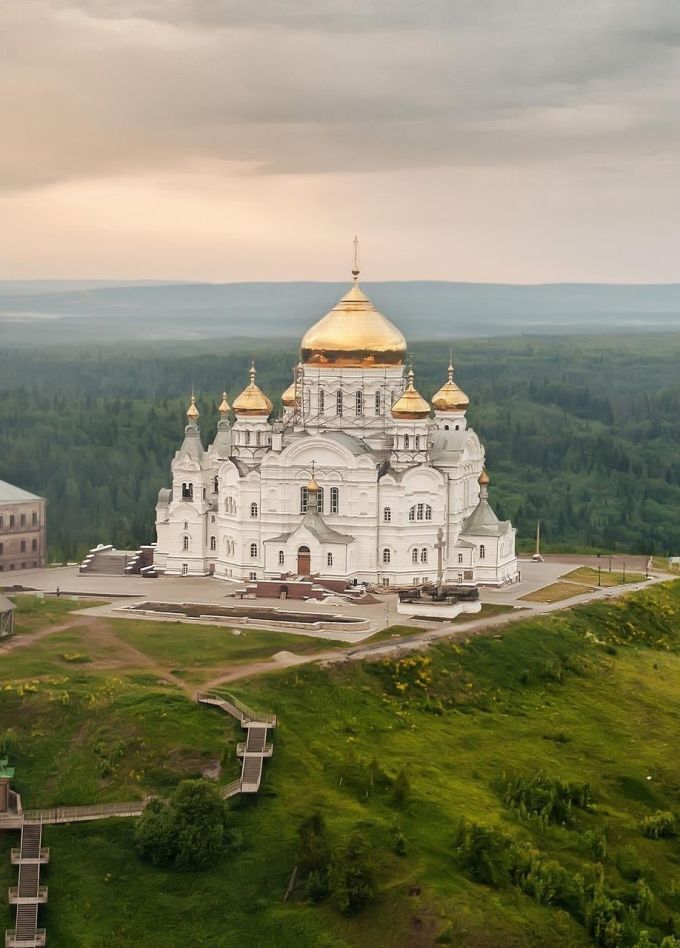 Фототур «Уральские просторы»: Белогорский монастырь, экокурорт Белогорье, село Троельга