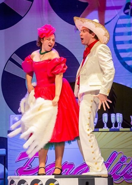 Спектакль «Неслужебный роман»