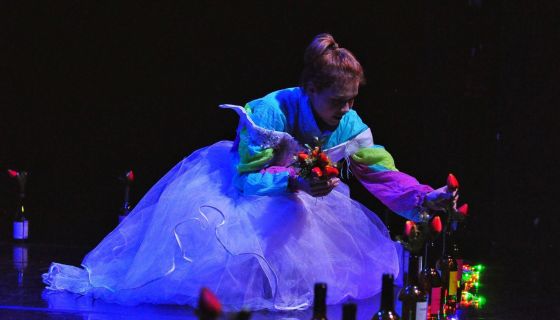 Спектакль «Пол это лава, а Маша ШЛВ»