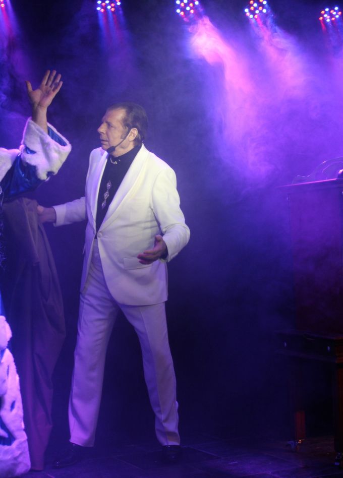 Новогоднее кабаре Владимира Данилина