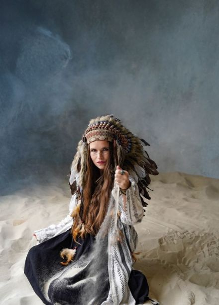 Евгения Рыбакова и группа «Обними Кита»